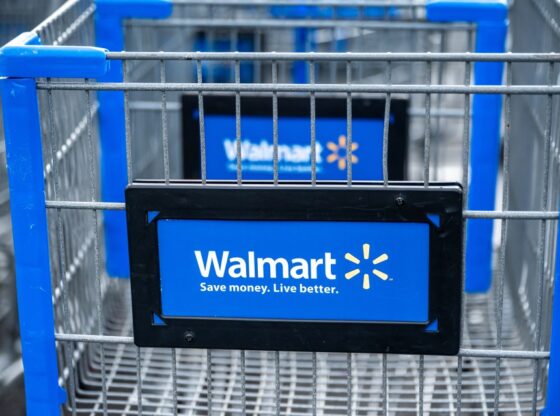 Walmart Lifts Outlook As Online Gains Overcome Economic Woes