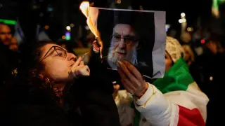 2026-01-14T184101Z_1384479335_RC261JAMTM92_RTRMADP_3_IRAN-ISRAEL-RALLY