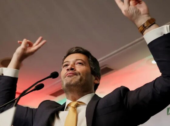 The ultra candidate Ventura celebrates the results.