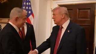 Donald Trump receives Benjamin Netanyahu at the White House.