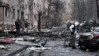Consequences of the bombing that Russia carried out against a residential neighborhood of Kramatorsk early on Sunday.